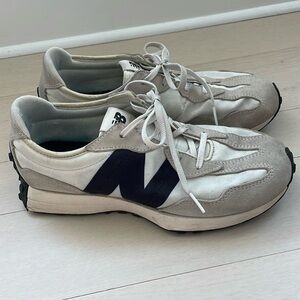 New Balance sneaker. Coveted 327!
